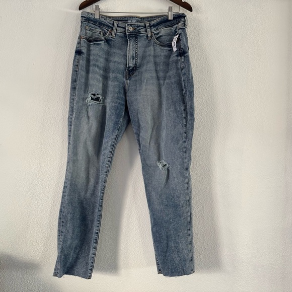 High-Waisted O.G. Straight Extra Stretch Ripped Cut-Off Jeans Women Size 14 NWT - Picture 11 of 11